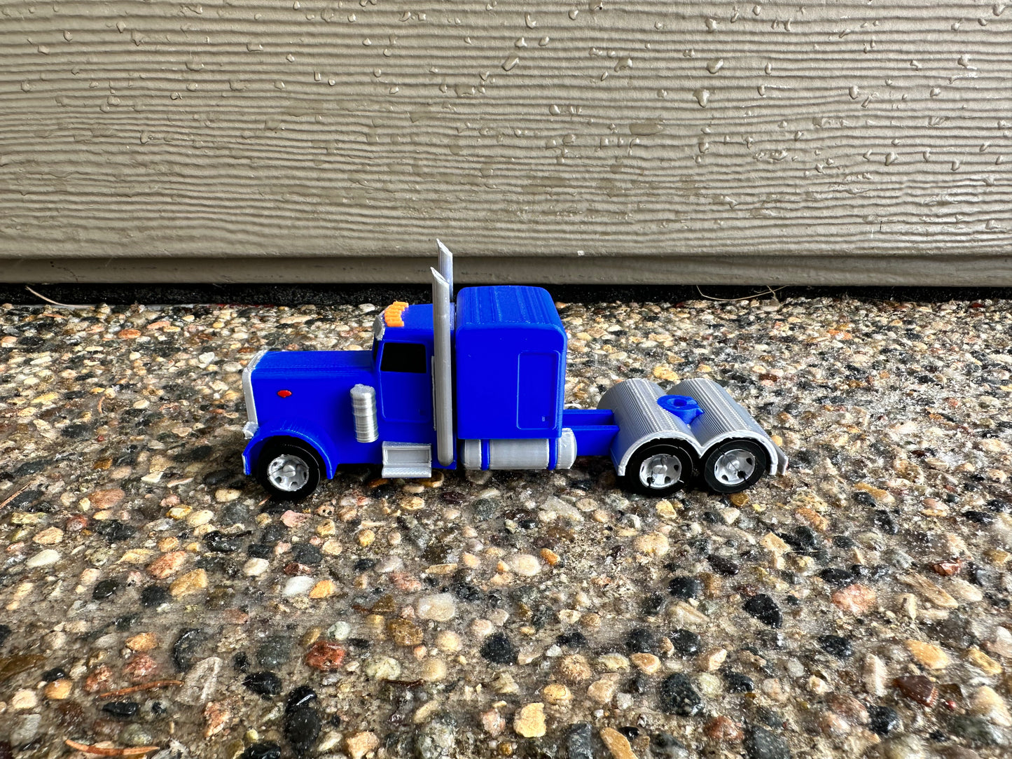 *NEW DESIGN* Semi w/ Super B Trailers