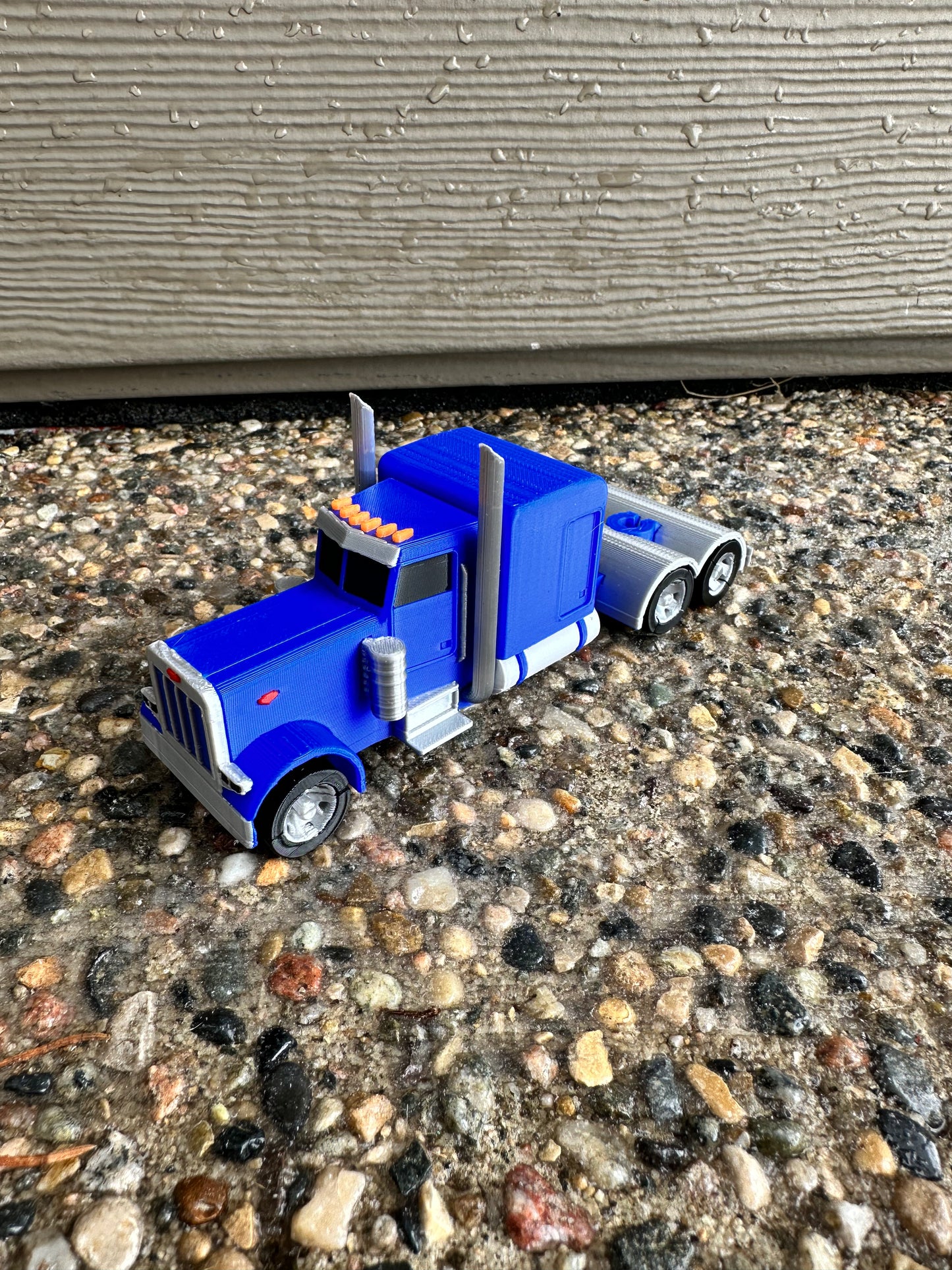 *NEW DESIGN* Semi w/ Super B Trailers