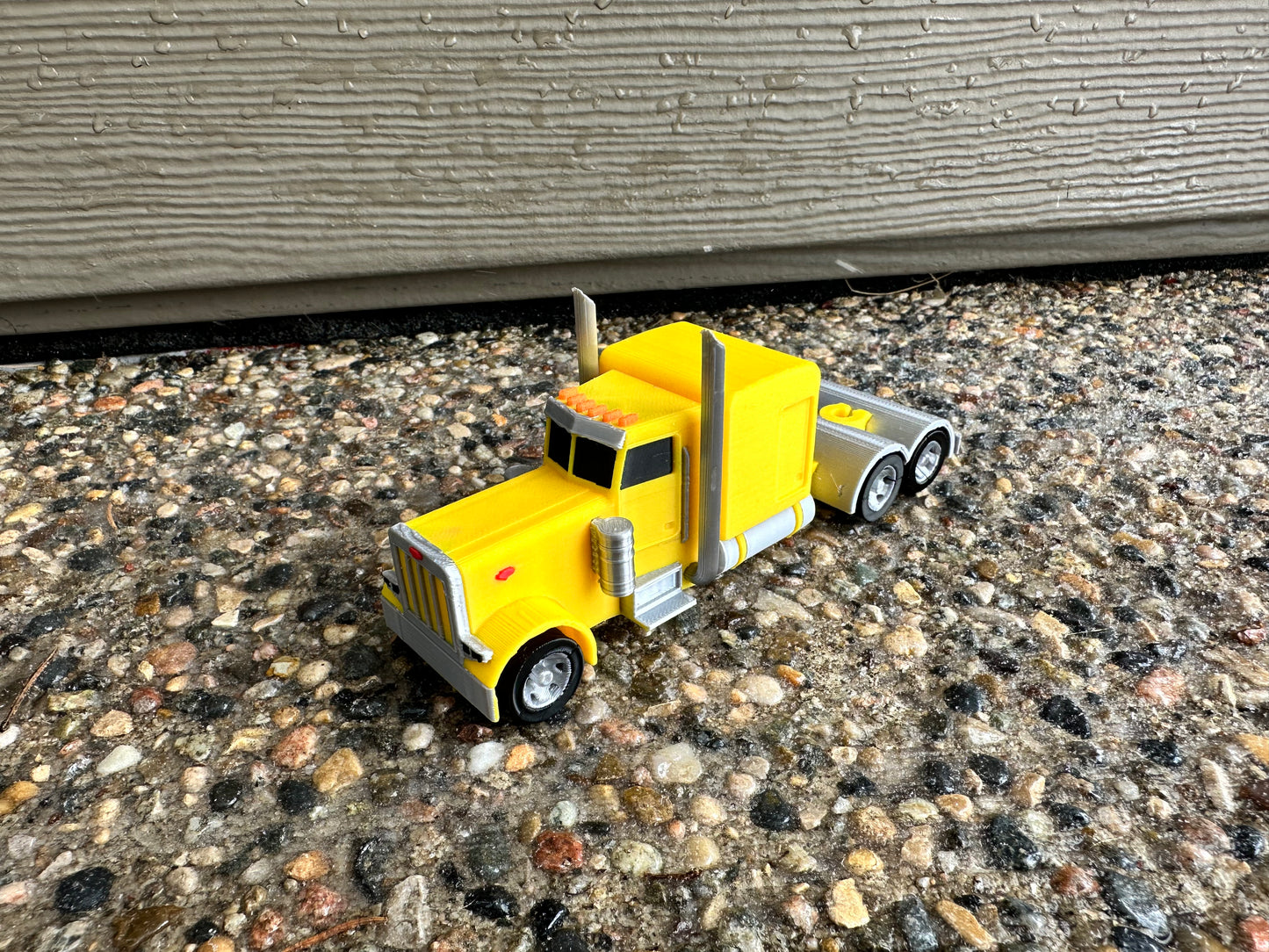 *NEW DESIGN* Semi w/ Super B Trailers