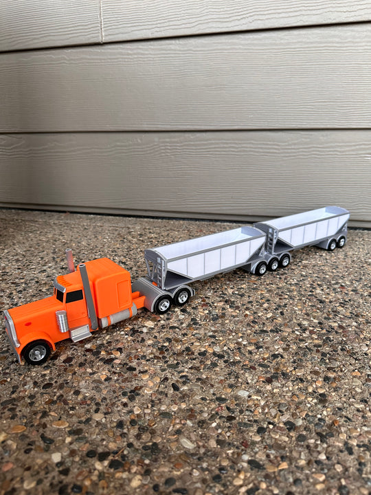 1/32 Scale: Semi w/ Super B Smooth Wall Trailers